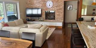 Charming Private House With Filtered Lake View Gallery 1