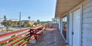 1 Bedroom Beachfront Condo, Steps away from Beach Access! Gallery 6