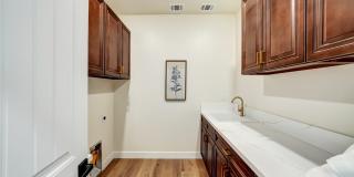 137 N Un St Gallery 34