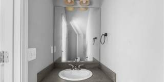 2004-B Azlin Place Gallery 7