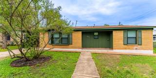 Incredible Windsor Park location right in the heart of Austin! Gallery 1