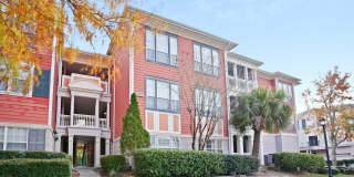 2 bedroo 2-bathroom ground floor with screened patio for rent Wilmington Island Gallery 1