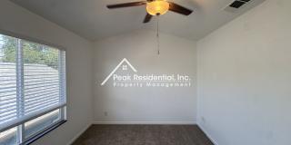 Great 4 Bd/2.5Ba Duplex with 1 Car Garage! Gallery 21