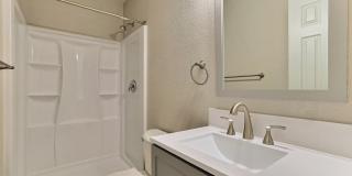 Spacious 6-Bedroom Pool Home Near ASU with 2-Car Garage Gallery 9