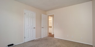 St. Charles Oaks Apartments Gallery 17
