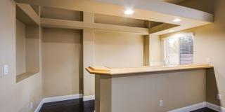 Beautiful 5 bedroom 4.5 bath home with large basement in gated community! Gallery 18