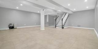 12404 SURREY CIRCLE Drive Gallery 24