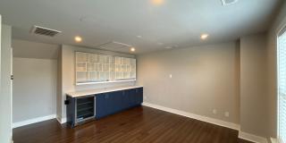 Incredible Townhome in Near Uptown with Move-In Special! Gallery 50