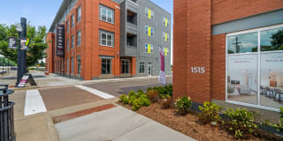 Wilshaw Apartments Gallery 38