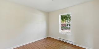 711 Easy Street Gallery 13