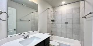5000-5002 Villas Drive Gallery 24