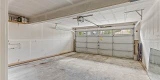 Newer Modern Townhome, Attached 2 car garage, Bedroom and bath on ground level Gallery 20