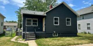 $1,175 | 1 Bedroom 1 Bath | Studio House | W&D | Fenced Yard | Central A/C Gallery 1