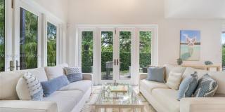 2449 S Bayshore Dr 2449 S Bayshore Dr Gallery 1