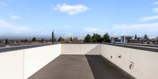Modern Queen Anne Retreat with Rooftop Deck & Designer Finishes Gallery 18