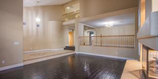 Beautiful 5 bedroom 4.5 bath home with large basement in gated community! Gallery 7