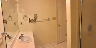 Beautiful 3 Bedroom Townhome In Bloomfield/Shadyside.  Ideal Location.  Available Late August. Gallery 10