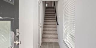3bd/2.5ba Lynnwood Townhome Gallery 3
