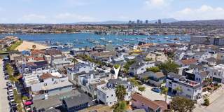 Modern Furnished Balboa Peninsula Beach House with Rooftop Deck Gallery 41
