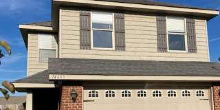 Spacious 4 Bedroom Gallery 1