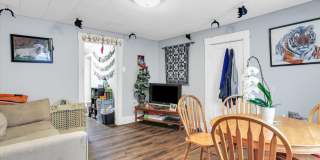 Beautifully Remodeled 1 Bedroom Located in a Historic Area near Campus, Downtown, Parks, and Dining Gallery 6