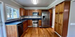 Charming single family home on peaceful canal Gallery 8