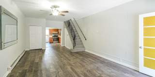 Charming Pennsport Rowhome with Private Backyard Oasis Gallery 4