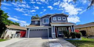 Bright & Spacious Woodland Home with Functional Layout 3 bed/2.5 bath Gallery 1