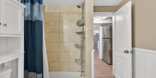 Charming 2BR Apartment in Greeley Gallery 15