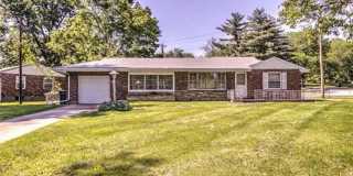 Charming 2BD/1BA at St. Louis Gallery 1