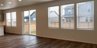 Exquisite 3 Bed 2.5 Bath Single Family Home Gallery 7