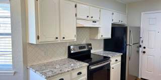 Lovely home in Expressway Village offering 3 bedrooms and a Jack & Jill bathroom. Gallery 9