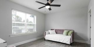 Riverwalk Grand Gallery 11