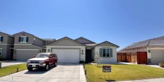 Beautiful 4 Bedroom, 2 Bath Home with Solar — in Prime Location! Gallery 1