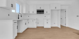 2843-2845 E. Folsom Street Gallery 10