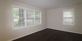 June FREE On This Updated 1 Bedroom 1 Bath Duplex in Navy Hill Area in Olathe Gallery 3