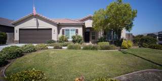 Stunning 4 Bed 2 Bath Home Off of Hosking and Wible! Gallery 1