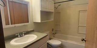 Beautiful 2 Bedroom, 1.5 Bath Condo for Rent! Gallery 12