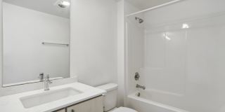 Fifty-Two Apartments - Student Housing Gallery 12