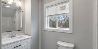 2224 N Kenwood Avenue Gallery 27