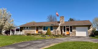 Ranch Home with 3 Bedrooms and a Yard Gallery 1