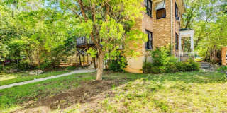 2 Bedroom house in West Campus Gallery 21