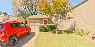 3D Tour Available - Great Location + HUGE Back Deck + Bonus Living Room + Pet Friendly + Washer and Dryer Included! Available September 18th! Gallery 1