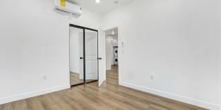 5350 1/2 Oakland Street Gallery 11