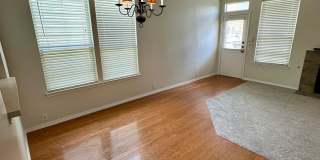3 bedroom townhome - Don't miss out! Gallery 4
