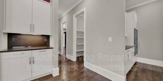 2011 Sharon Ave Gallery 17