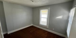 2 bedroom house with garage! Gallery 11