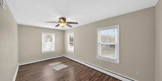 Spacious Townhome with driveway Gallery 8
