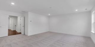 122 Woolley Court Gallery 43