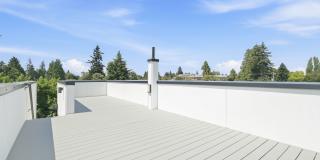 Modern 2 Bedroom with Rooftop Retreat and Garage Gallery 4